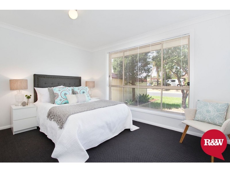 8 Chilton Avenue, Oakhurst NSW 2761