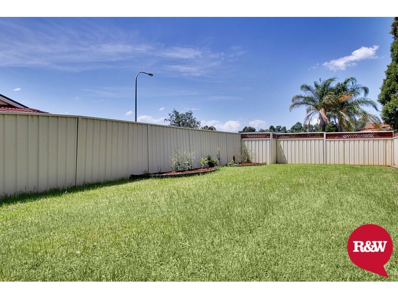 8 Chilton Avenue, Oakhurst NSW 2761