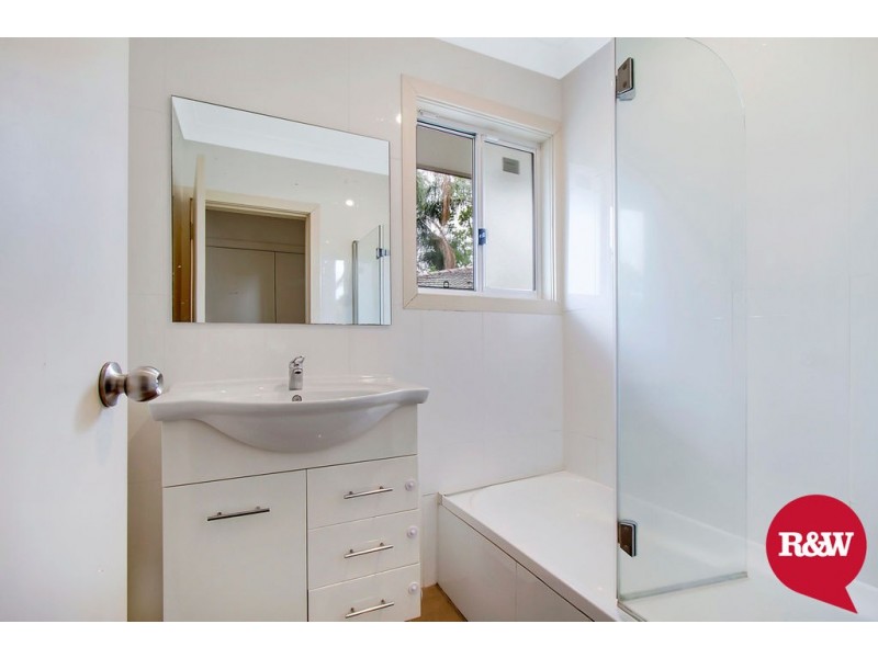 8 Peron Place, Willmot NSW 2770