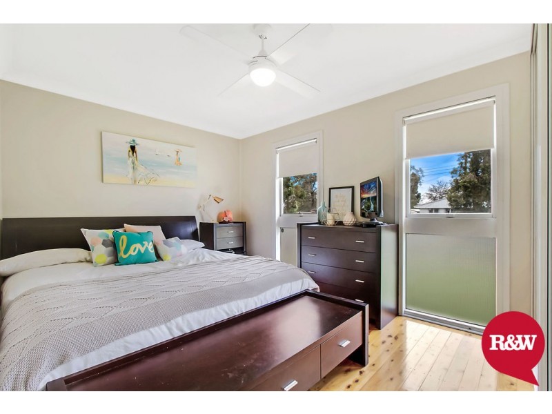 8 Tangaloa Crescent, Lethbridge Park NSW 2770