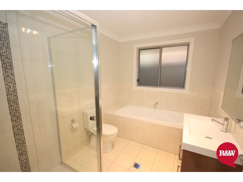 4 Twynam Place, Minto NSW 2566