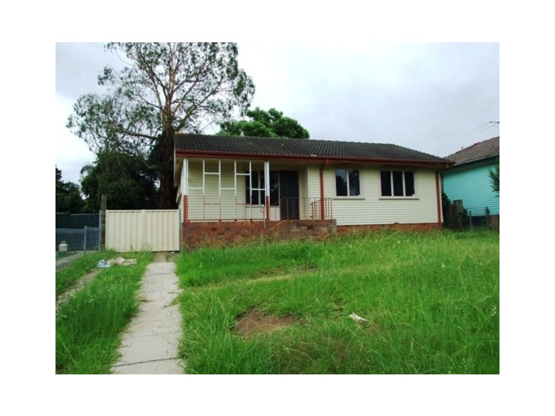 82 BULOLO DRIVE, Whalan NSW 2770