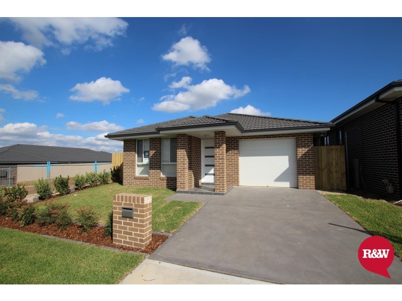 7 Holden Drive, Oran Park NSW 2570