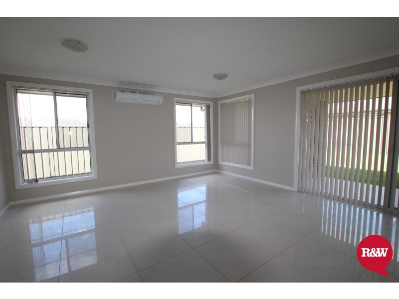 7 Holden Drive, Oran Park NSW 2570
