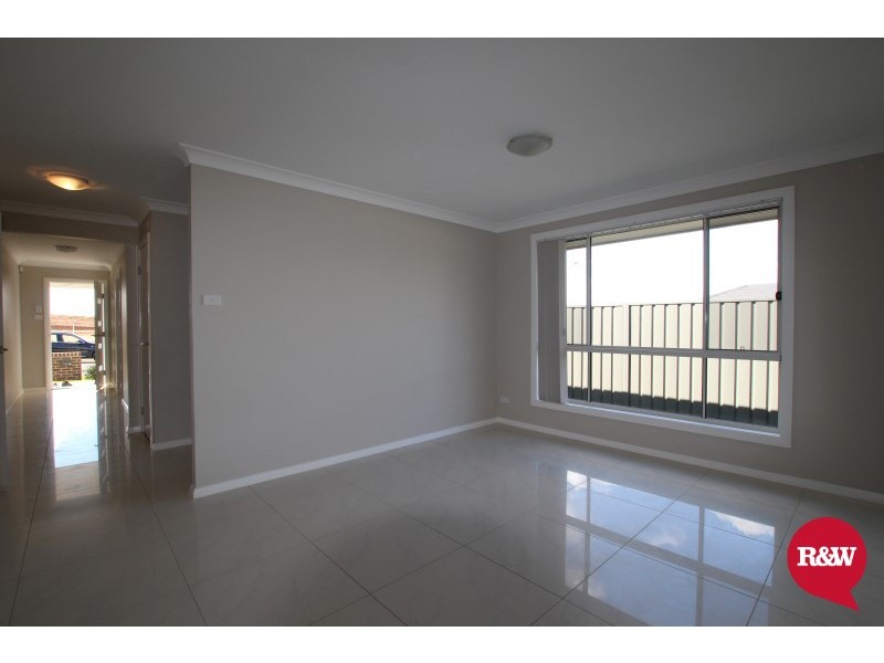 7 Holden Drive, Oran Park NSW 2570