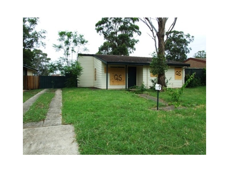 4 ALINGA PLACE, Doonside NSW 2767