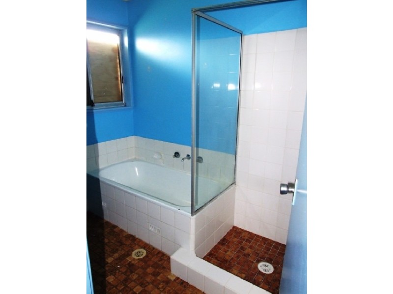 4 ALINGA PLACE, Doonside NSW 2767