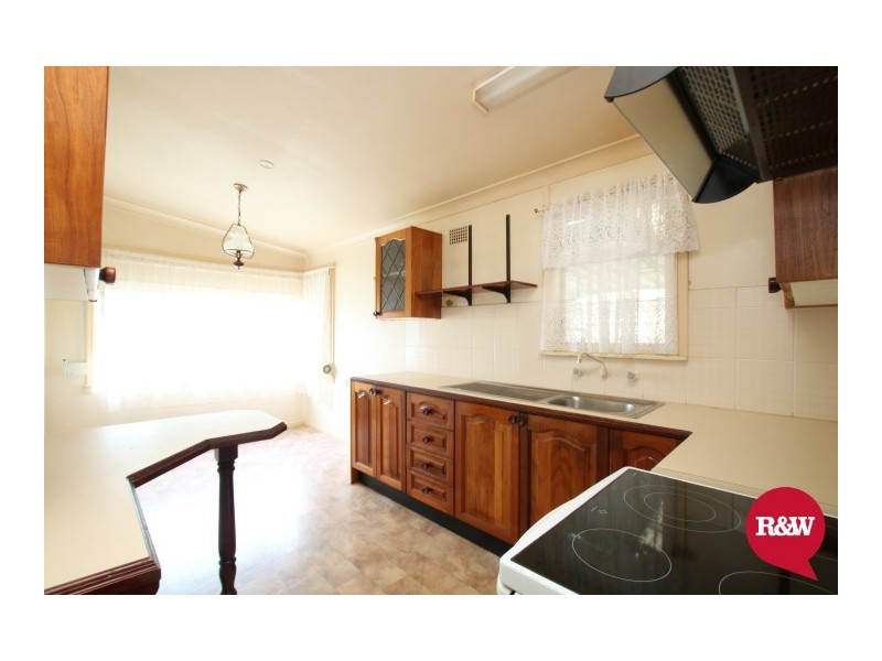 77 Manila Road, Lethbridge Park NSW 2770