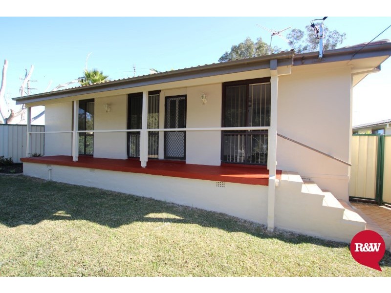 30 Fitzgerald Crescent, Blackett NSW 2770