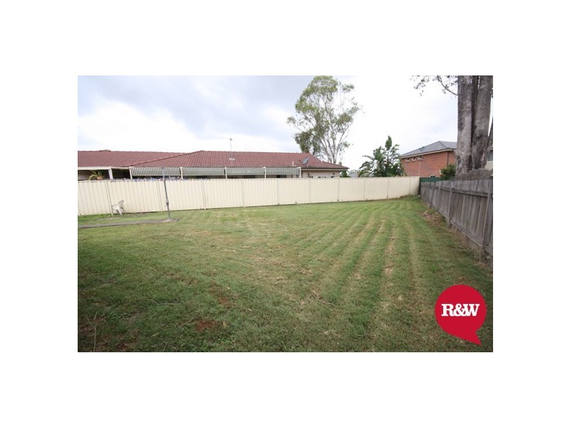 11 Magyar Place, Oakhurst NSW 2761