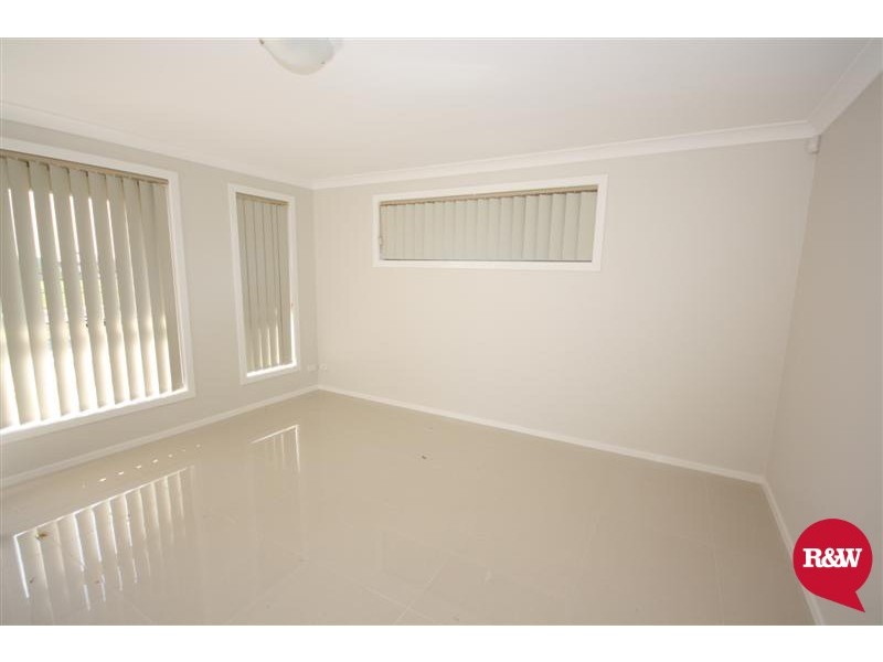 25 Grampian Avenue, Minto NSW 2566