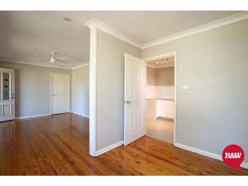 5 Lingayen Avenue, Lethbridge Park NSW 2770