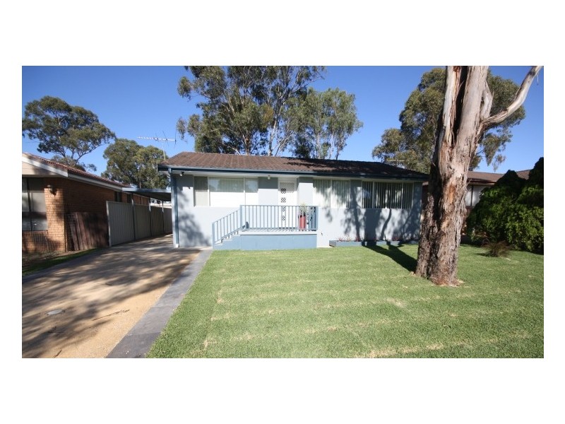 27 NATHAN CRESCENT, Dean Park NSW 2761