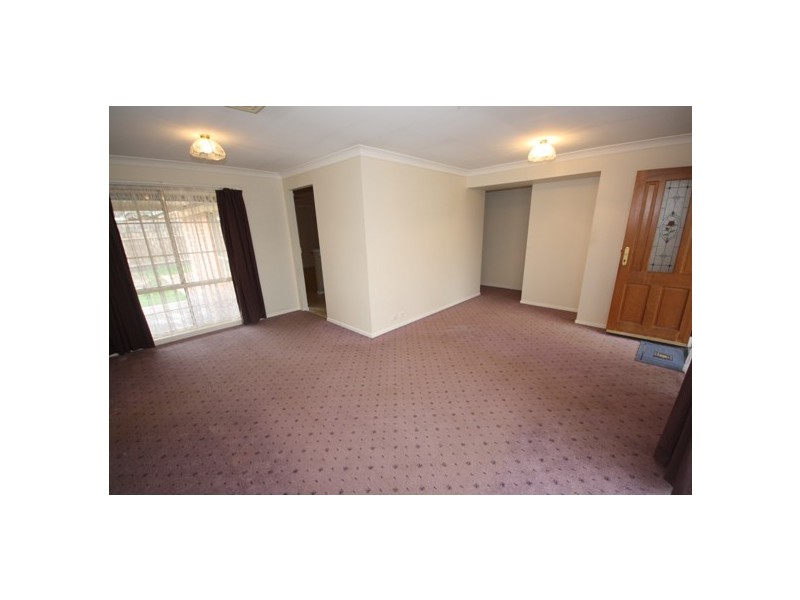 8 DUNKLEY COURT, Rooty Hill NSW 2766