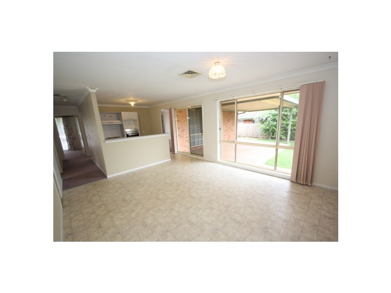 8 DUNKLEY COURT, Rooty Hill NSW 2766