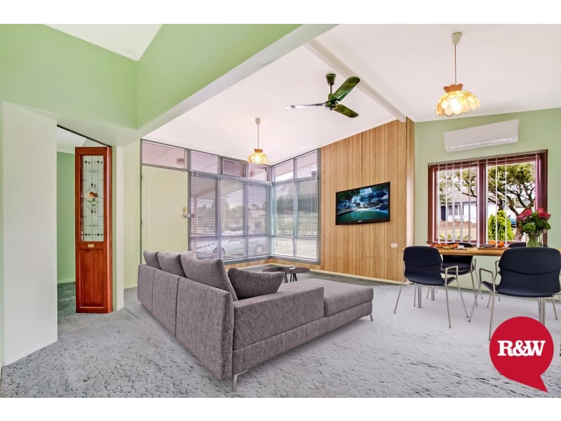 33 Neriba Crescent, Whalan NSW 2770