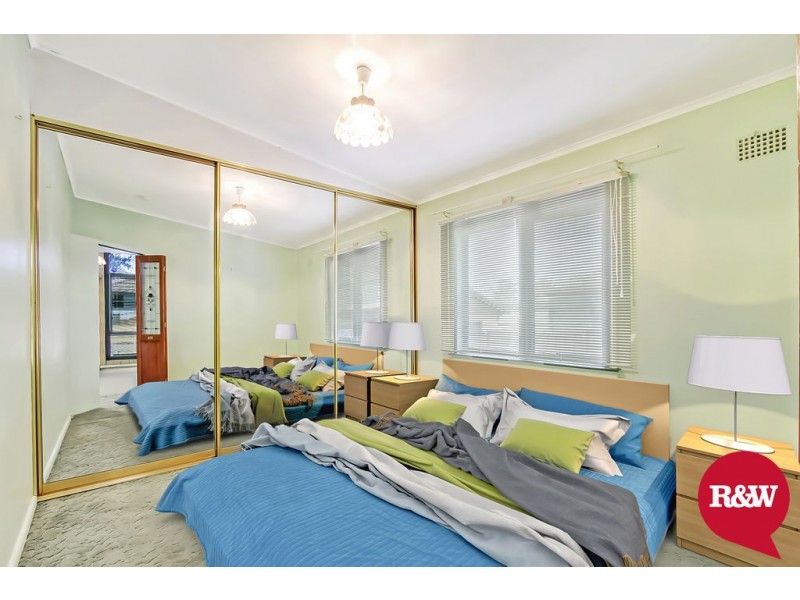 33 Neriba Crescent, Whalan NSW 2770