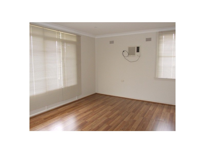 12 POPONDETTA ROAD, Whalan NSW 2770