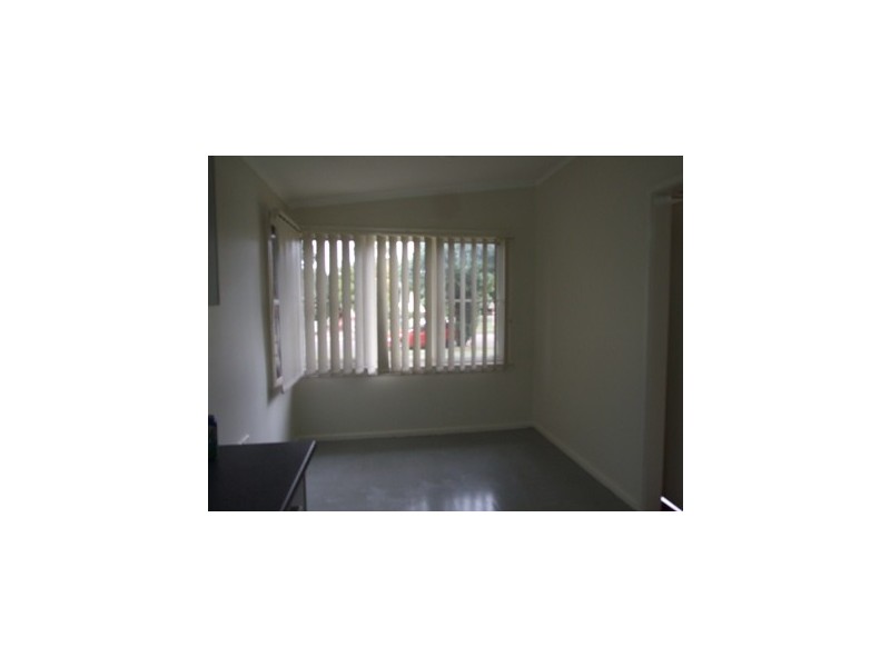 17 LUZON AVENUE, Lethbridge Park NSW 2770