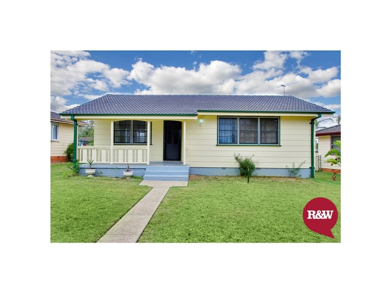 5 Basildon Place, Hebersham NSW 2770