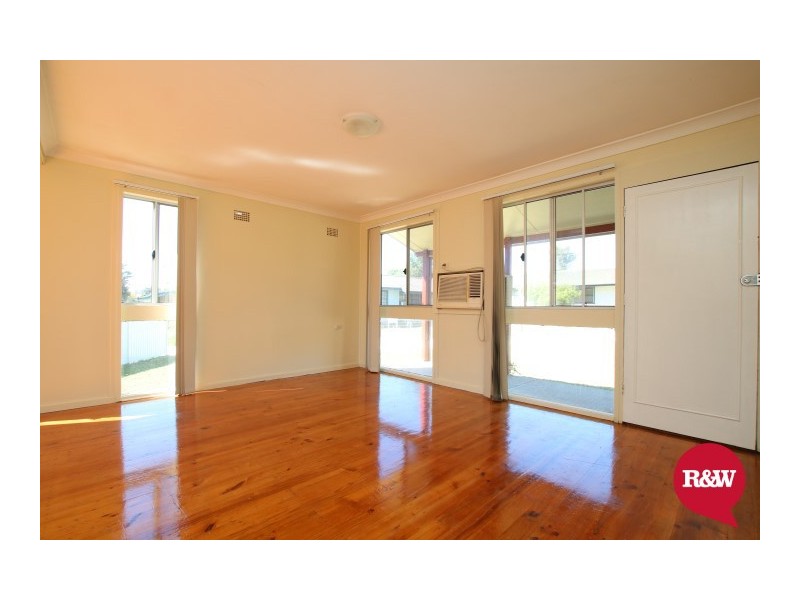 244 Woodstock Avenue, Whalan NSW 2770