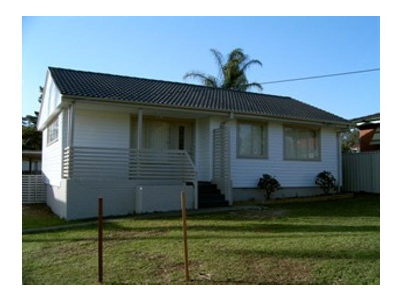 42 IDRIESS CRESCENT, Blackett NSW 2770