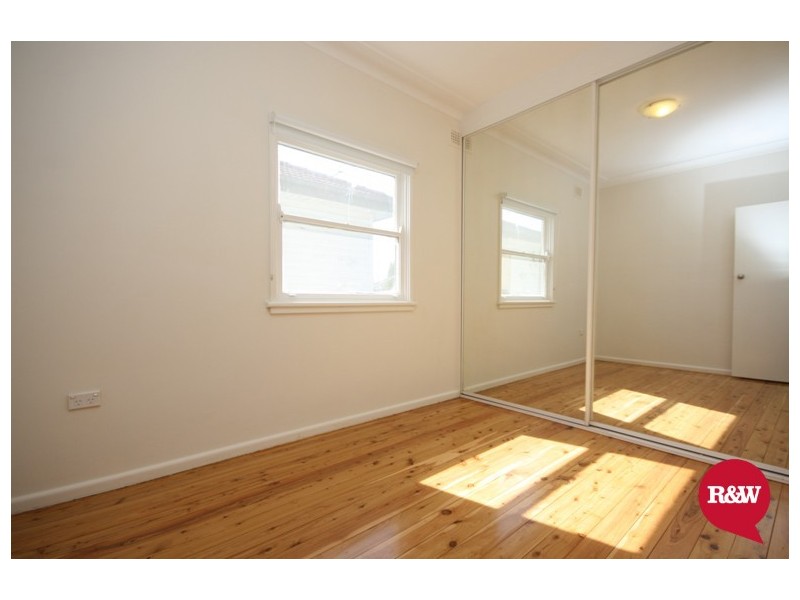 32 Woodview Road, Oxley Park NSW 2760