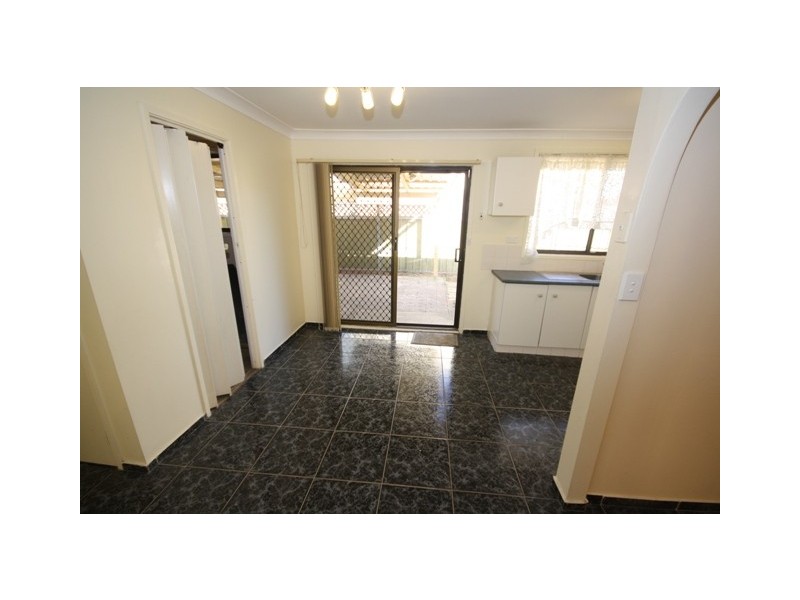 6 SALAMANDER STREET, St Clair NSW 2759