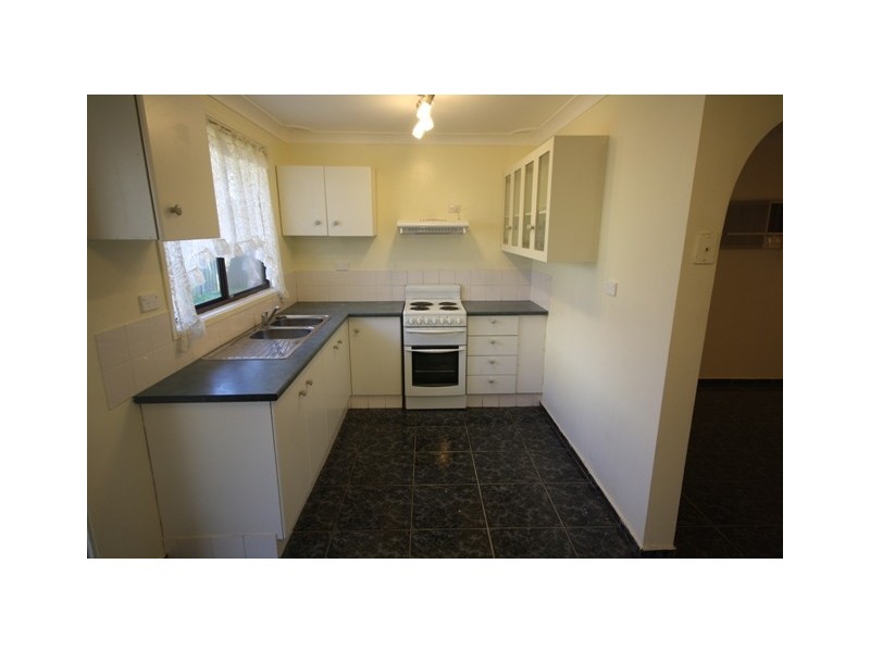 6 SALAMANDER STREET, St Clair NSW 2759