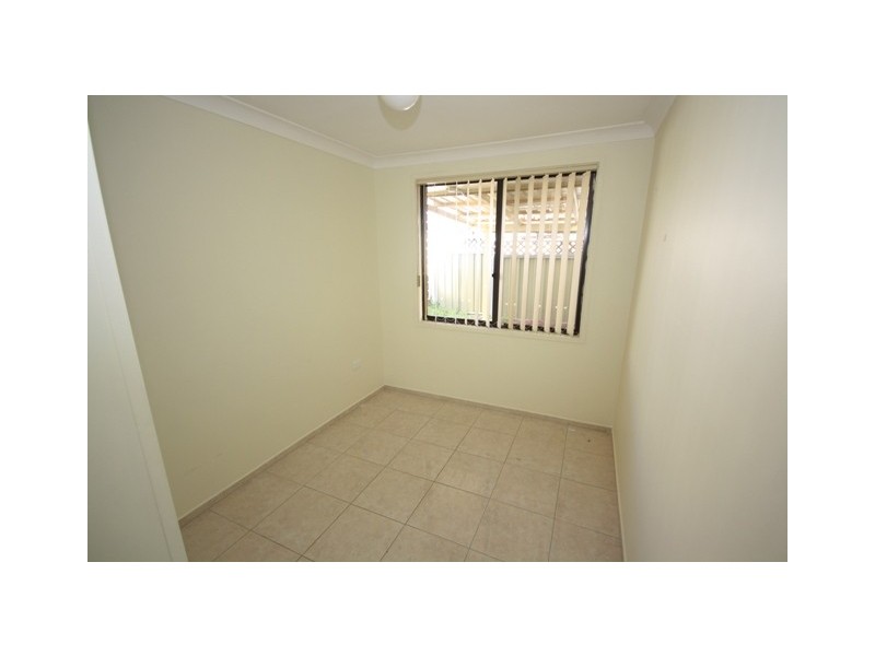 6 SALAMANDER STREET, St Clair NSW 2759