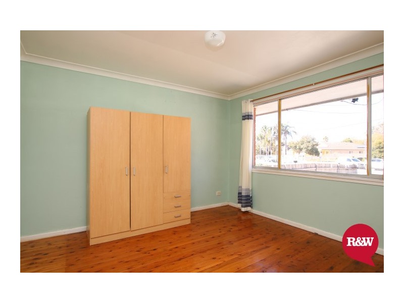 9 Brisbane Street, Oxley Park NSW 2760