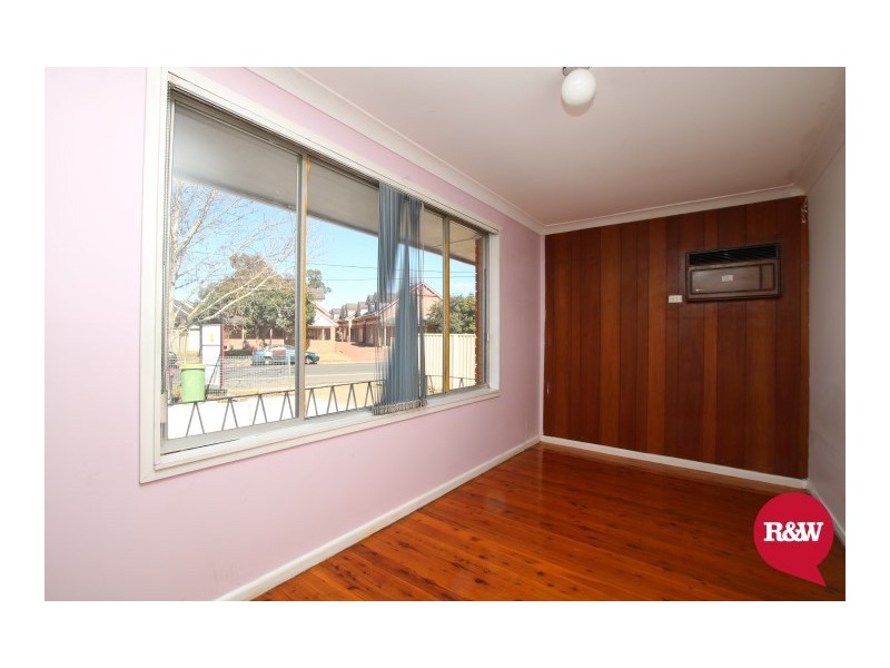 9 Brisbane Street, Oxley Park NSW 2760