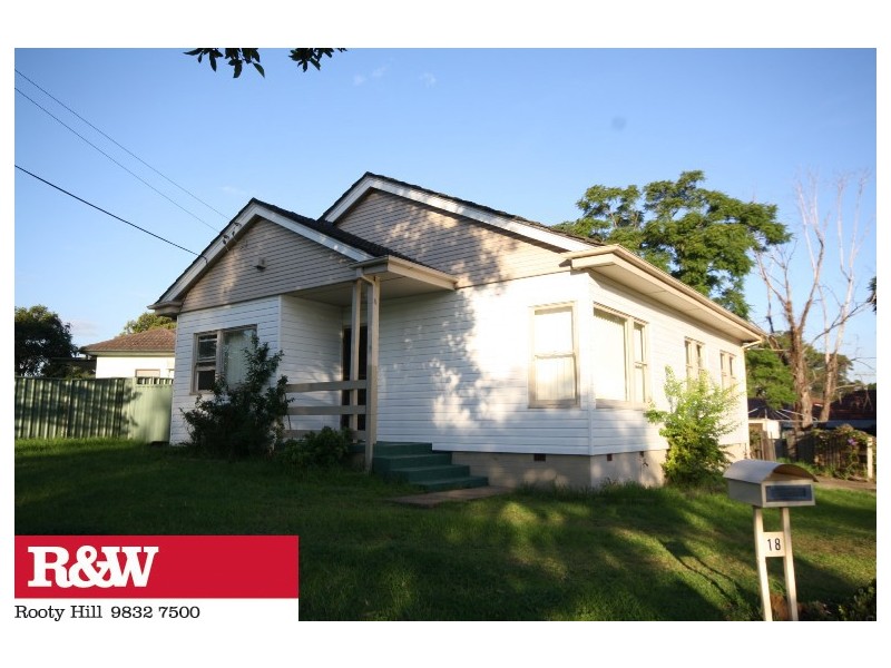 18 GORDON STREET, St Marys NSW 2760