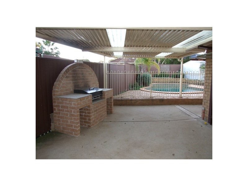 75  PINE CREEK CIRCUIT, St Clair NSW 2759