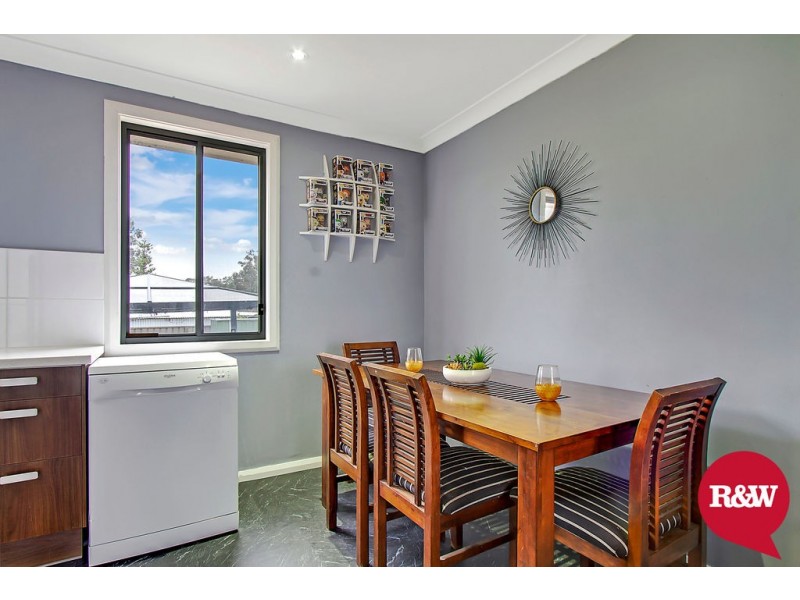 11 Rotorua Street, Lethbridge Park NSW 2770