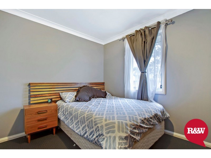 11 Rotorua Street, Lethbridge Park NSW 2770