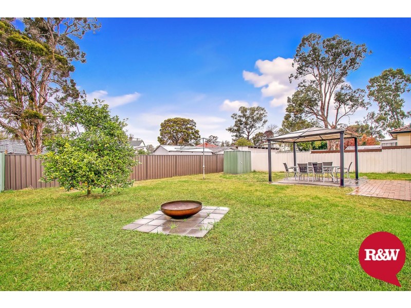 11 Rotorua Street, Lethbridge Park NSW 2770