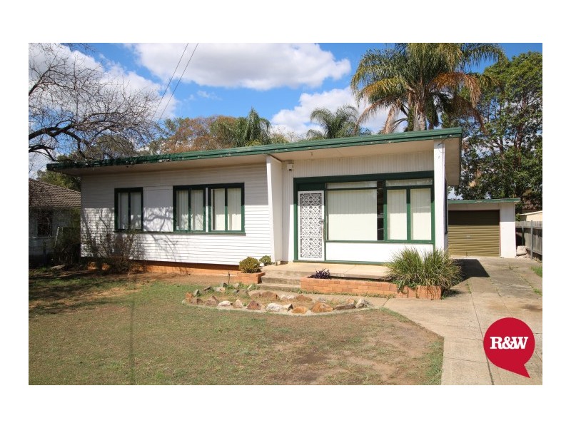 19 Wangaroa Crescent, Lethbridge Park NSW 2770