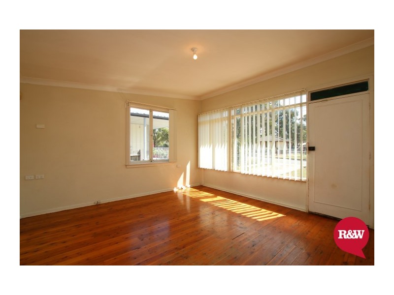 19 Wangaroa Crescent, Lethbridge Park NSW 2770