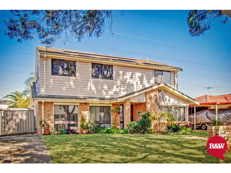 13 Beverly Place, Plumpton NSW 2761