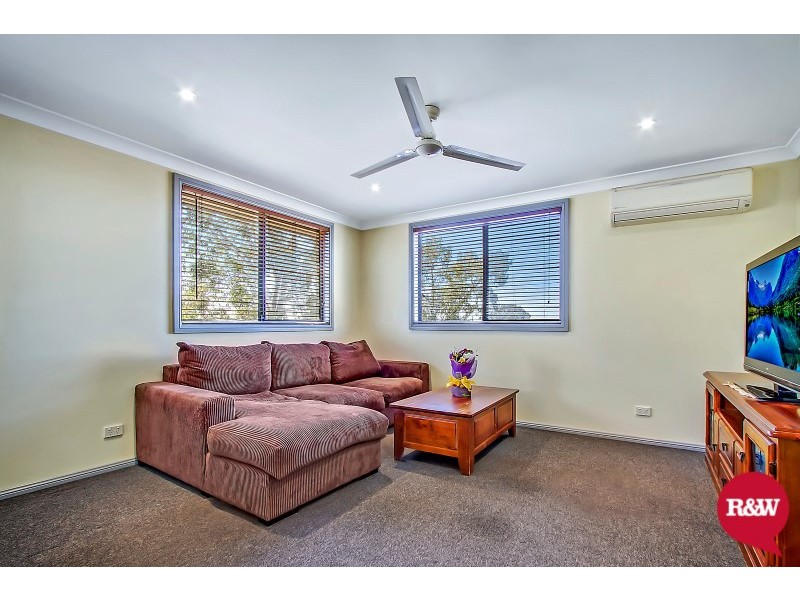 13 Beverly Place, Plumpton NSW 2761