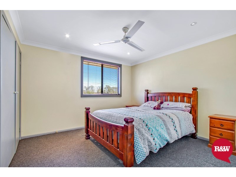 13 Beverly Place, Plumpton NSW 2761