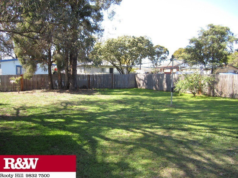 3 TONGA PLACE, Lethbridge Park NSW 2770