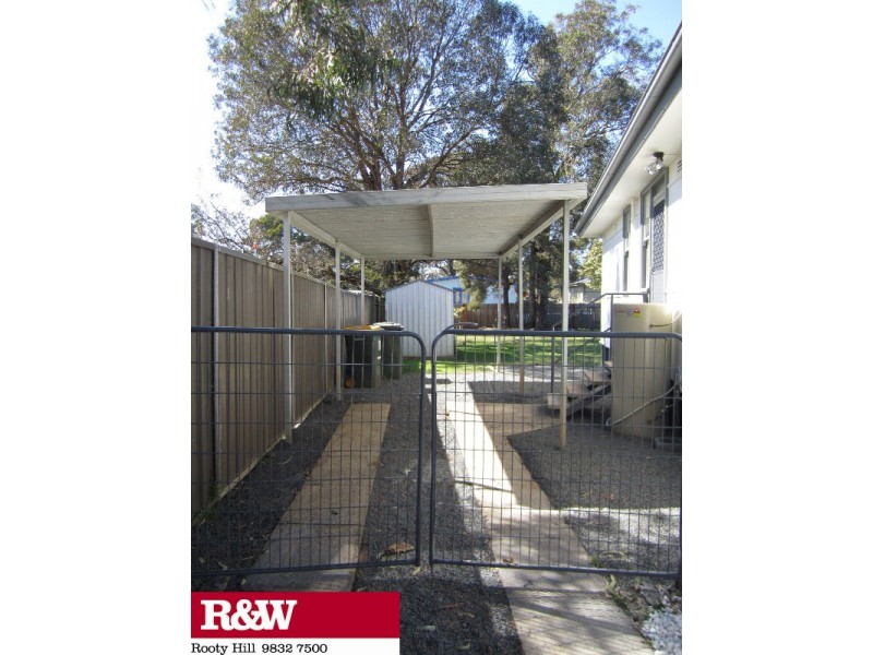 3 TONGA PLACE, Lethbridge Park NSW 2770