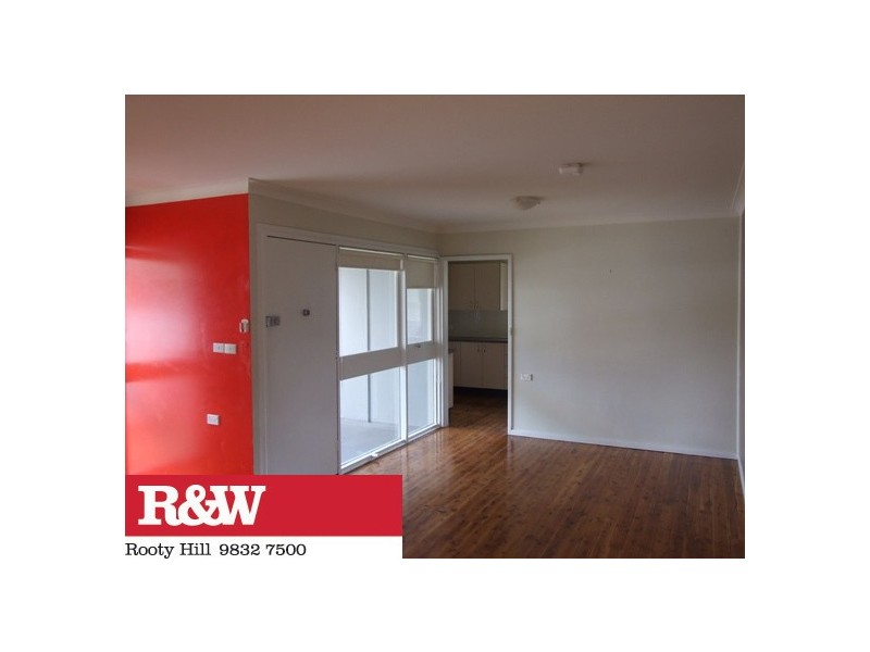 8 TANGALOA CRESCENT, Lethbridge Park NSW 2770