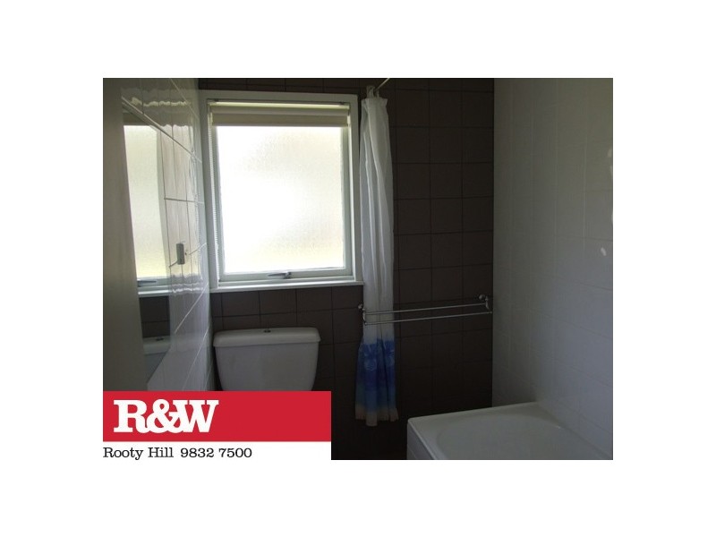 8 TANGALOA CRESCENT, Lethbridge Park NSW 2770