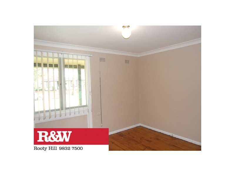 5 HOUTMAN AVENUE, Willmot NSW 2770