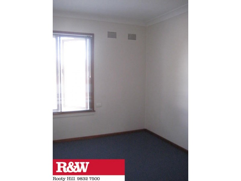 31 MAPLE ROAD, North St Marys NSW 2760