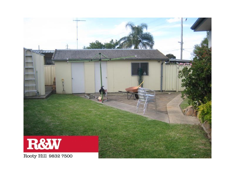 31 MAPLE ROAD, North St Marys NSW 2760