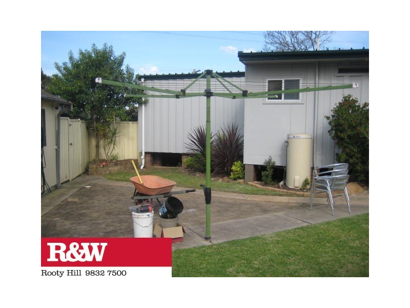 31 MAPLE ROAD, North St Marys NSW 2760